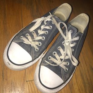 Navy blue converse